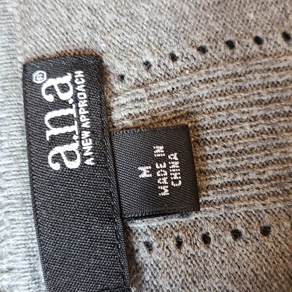 a.n.a Colorblock Sweater - Picture 8 of 13